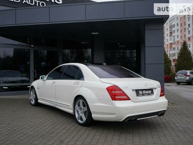 Белый Мерседес С Класс, объемом двигателя 6 л и пробегом 146 тыс. км за 25000 $, фото 10 на Automoto.ua