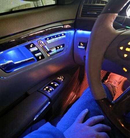 Білий Мерседес С Клас, об'ємом двигуна 5.5 л та пробігом 180 тис. км за 13999 $, фото 38 на Automoto.ua