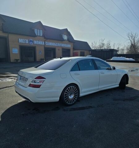 Білий Мерседес С Клас, об'ємом двигуна 5.5 л та пробігом 180 тис. км за 13999 $, фото 24 на Automoto.ua