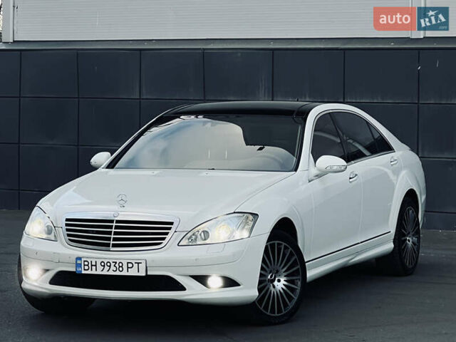 Білий Мерседес С Клас, об'ємом двигуна 5.5 л та пробігом 177 тис. км за 12900 $, фото 1 на Automoto.ua