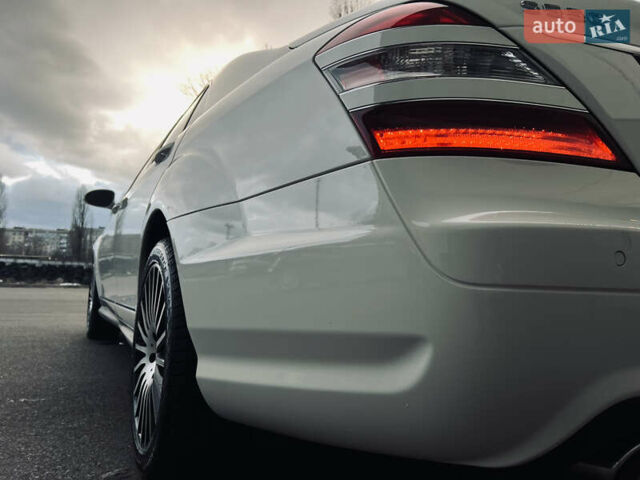 Білий Мерседес С Клас, об'ємом двигуна 5.5 л та пробігом 177 тис. км за 12900 $, фото 51 на Automoto.ua