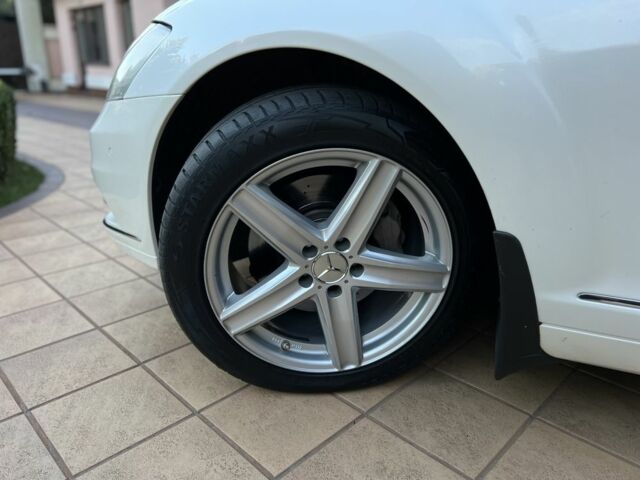 Білий Мерседес С Клас, об'ємом двигуна 3.5 л та пробігом 140 тис. км за 15900 $, фото 7 на Automoto.ua