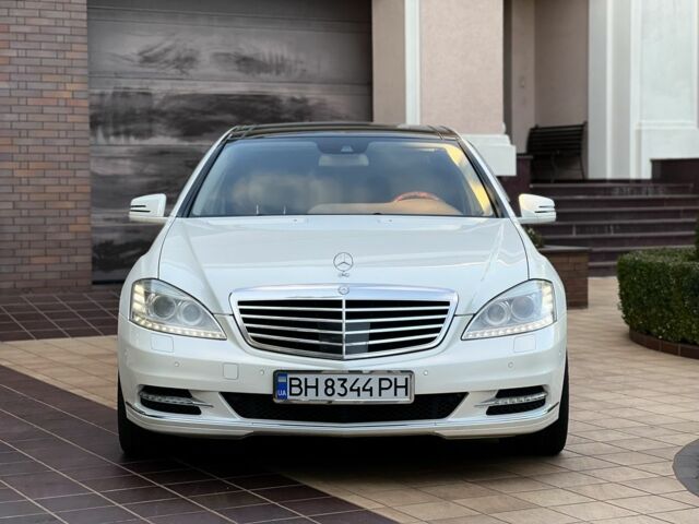 Білий Мерседес С Клас, об'ємом двигуна 3.5 л та пробігом 140 тис. км за 15900 $, фото 1 на Automoto.ua