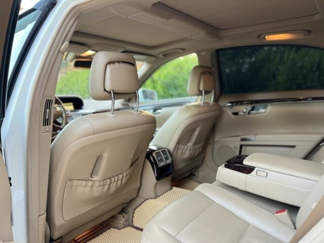 Білий Мерседес С Клас, об'ємом двигуна 3.5 л та пробігом 140 тис. км за 15900 $, фото 19 на Automoto.ua