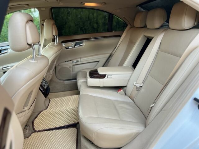 Білий Мерседес С Клас, об'ємом двигуна 3.5 л та пробігом 140 тис. км за 15900 $, фото 20 на Automoto.ua