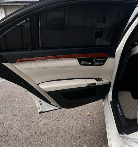 Мерседес С Класс 2010 в Львове на Automoto.ua Белый Мерседес С Класс, объемом двигателя 5.51 л и пробегом 264 тыс. км за 18500 $, фото 31 на Automoto.ua