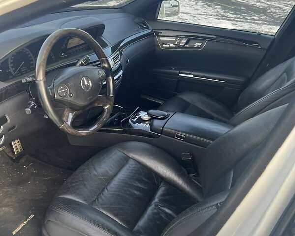 Белый Мерседес С Класс, объемом двигателя 5.5 л и пробегом 285 тыс. км за 15345 $, фото 11 на Automoto.ua