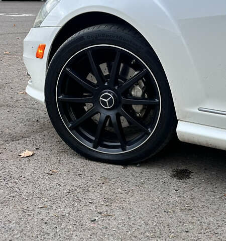 Мерседес С Класс 2010 в Львове на Automoto.ua Белый Мерседес С Класс, объемом двигателя 5.51 л и пробегом 264 тыс. км за 18500 $, фото 12 на Automoto.ua