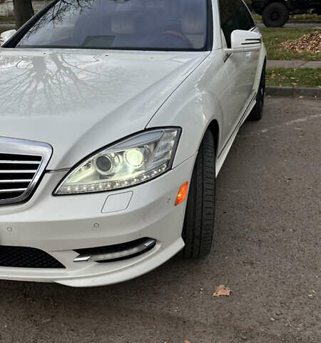 Мерседес С Класс 2010 в Львове на Automoto.ua Белый Мерседес С Класс, объемом двигателя 5.51 л и пробегом 264 тыс. км за 18500 $, фото 2 на Automoto.ua