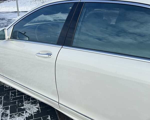 Белый Мерседес С Класс, объемом двигателя 5.5 л и пробегом 285 тыс. км за 15345 $, фото 10 на Automoto.ua