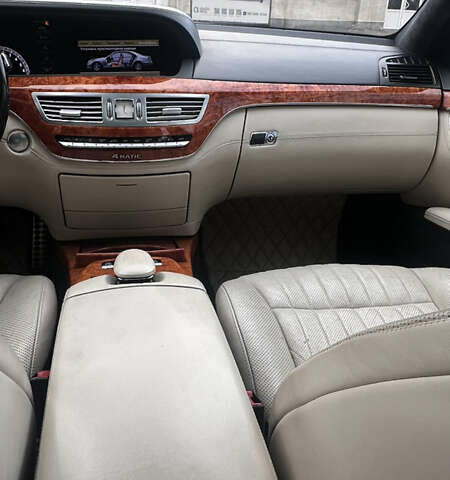 Мерседес С Класс 2010 в Львове на Automoto.ua Белый Мерседес С Класс, объемом двигателя 5.51 л и пробегом 264 тыс. км за 18500 $, фото 51 на Automoto.ua