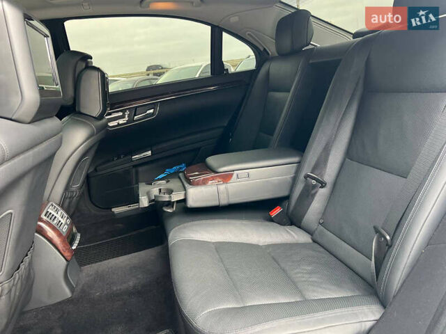 Белый Мерседес С Класс, объемом двигателя 5.5 л и пробегом 108 тыс. км за 22990 $, фото 42 на Automoto.ua