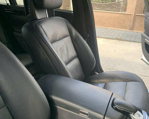 Белый Мерседес С Класс, объемом двигателя 5.5 л и пробегом 285 тыс. км за 15345 $, фото 46 на Automoto.ua