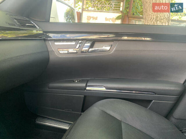 Белый Мерседес С Класс, объемом двигателя 5.5 л и пробегом 285 тыс. км за 15345 $, фото 35 на Automoto.ua