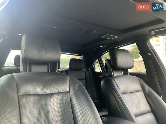 Белый Мерседес С Класс, объемом двигателя 5.5 л и пробегом 285 тыс. км за 15345 $, фото 48 на Automoto.ua