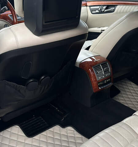 Мерседес С Класс 2010 в Львове на Automoto.ua Белый Мерседес С Класс, объемом двигателя 5.51 л и пробегом 264 тыс. км за 18500 $, фото 36 на Automoto.ua