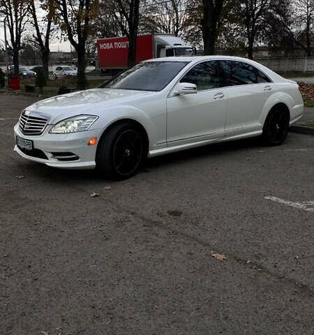 Мерседес С Класс 2010 в Львове на Automoto.ua Белый Мерседес С Класс, объемом двигателя 5.51 л и пробегом 264 тыс. км за 18500 $, фото 11 на Automoto.ua