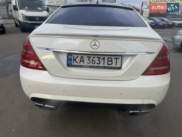 Белый Мерседес С Класс, объемом двигателя 4.7 л и пробегом 213 тыс. км за 16000 $, фото 2 на Automoto.ua