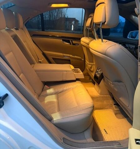 Білий Мерседес С Клас, об'ємом двигуна 2.99 л та пробігом 277 тис. км за 18800 $, фото 15 на Automoto.ua