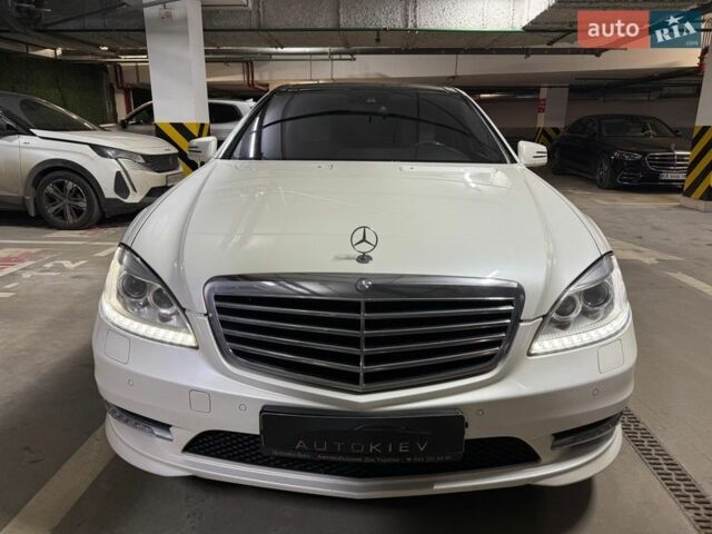 Білий Мерседес С Клас, об'ємом двигуна 1.99 л та пробігом 229 тис. км за 16500 $, фото 5 на Automoto.ua
