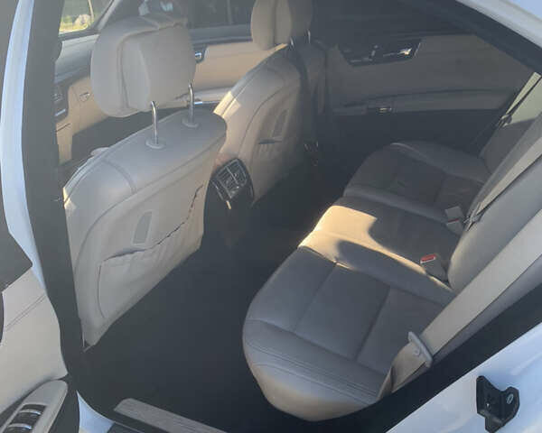 Белый Мерседес С Класс, объемом двигателя 3.2 л и пробегом 273 тыс. км за 19999 $, фото 11 на Automoto.ua