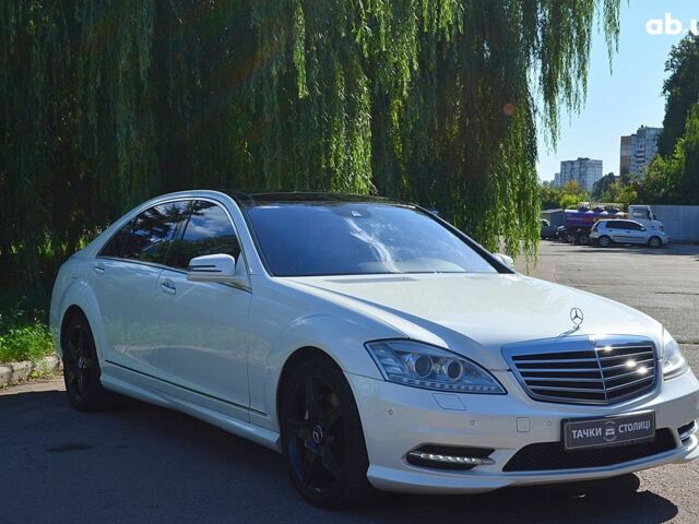 Белый Мерседес С Класс, объемом двигателя 4.7 л и пробегом 227 тыс. км за 16500 $, фото 2 на Automoto.ua
