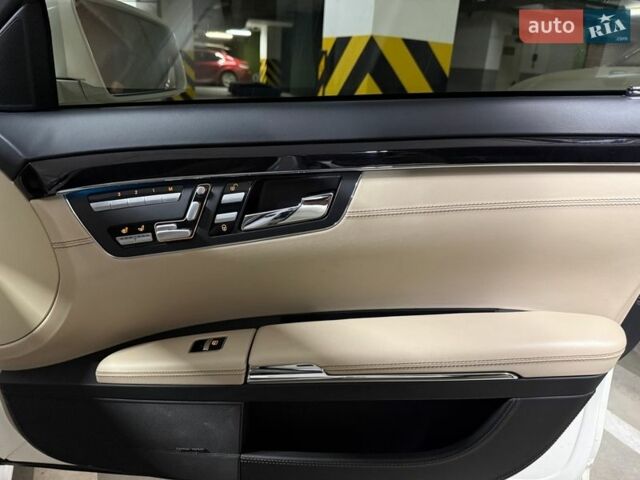 Білий Мерседес С Клас, об'ємом двигуна 1.99 л та пробігом 229 тис. км за 16500 $, фото 46 на Automoto.ua