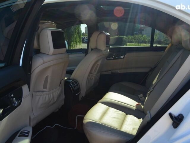 Белый Мерседес С Класс, объемом двигателя 4.7 л и пробегом 227 тыс. км за 16500 $, фото 18 на Automoto.ua