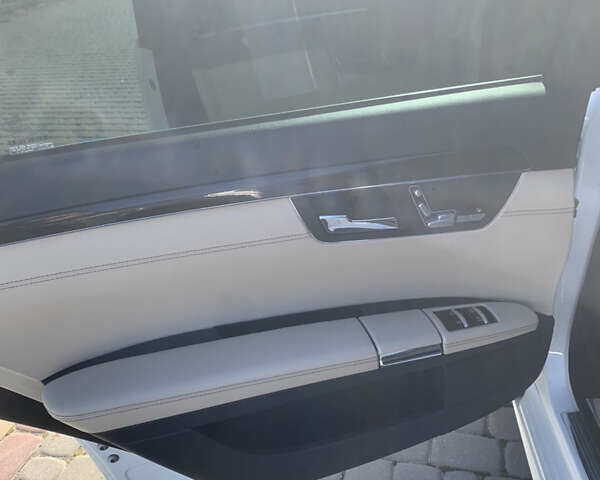 Белый Мерседес С Класс, объемом двигателя 3.2 л и пробегом 273 тыс. км за 19999 $, фото 10 на Automoto.ua