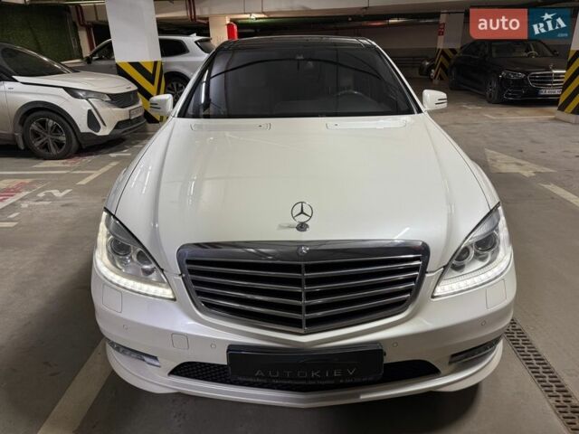 Білий Мерседес С Клас, об'ємом двигуна 1.99 л та пробігом 229 тис. км за 16500 $, фото 3 на Automoto.ua