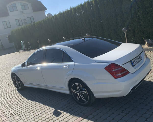 Белый Мерседес С Класс, объемом двигателя 3.2 л и пробегом 273 тыс. км за 19999 $, фото 2 на Automoto.ua