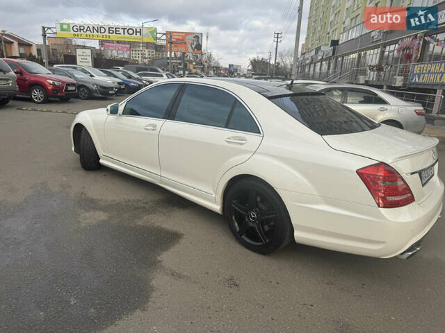 Белый Мерседес С Класс, объемом двигателя 4.7 л и пробегом 213 тыс. км за 16000 $, фото 1 на Automoto.ua