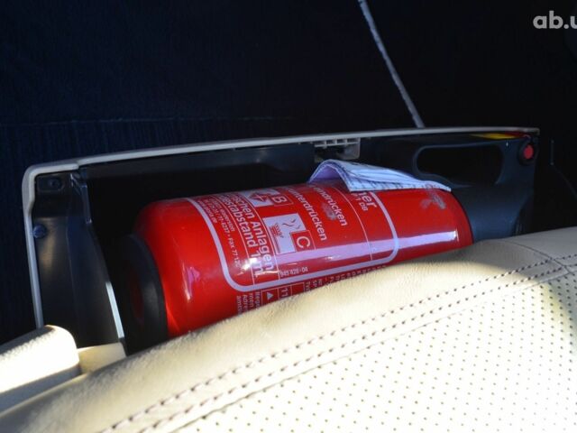 Белый Мерседес С Класс, объемом двигателя 4.7 л и пробегом 227 тыс. км за 16500 $, фото 14 на Automoto.ua