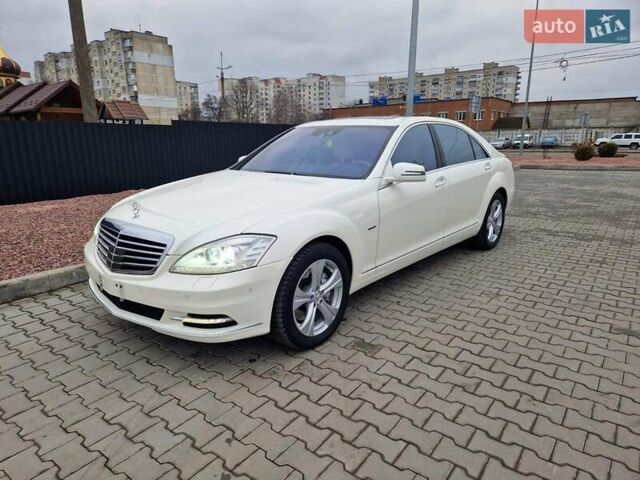 Белый Мерседес С Класс, объемом двигателя 3 л и пробегом 267 тыс. км за 21500 $, фото 17 на Automoto.ua