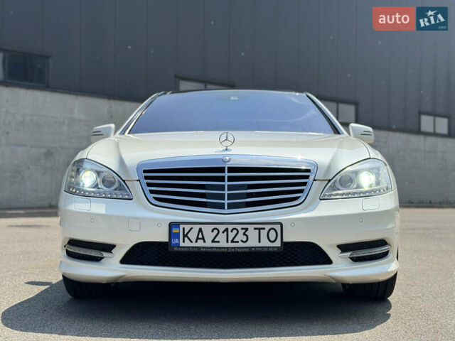 Белый Мерседес С Класс, объемом двигателя 4.66 л и пробегом 209 тыс. км за 19800 $, фото 6 на Automoto.ua