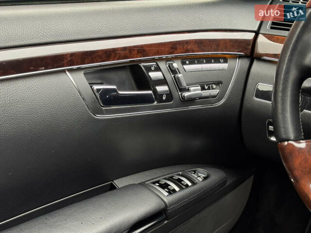 Белый Мерседес С Класс, объемом двигателя 4.66 л и пробегом 110 тыс. км за 22500 $, фото 14 на Automoto.ua