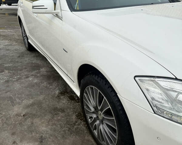 Белый Мерседес С Класс, объемом двигателя 3 л и пробегом 300 тыс. км за 25000 $, фото 4 на Automoto.ua