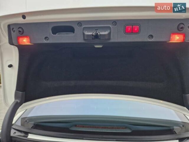 Белый Мерседес С Класс, объемом двигателя 3 л и пробегом 267 тыс. км за 21500 $, фото 11 на Automoto.ua