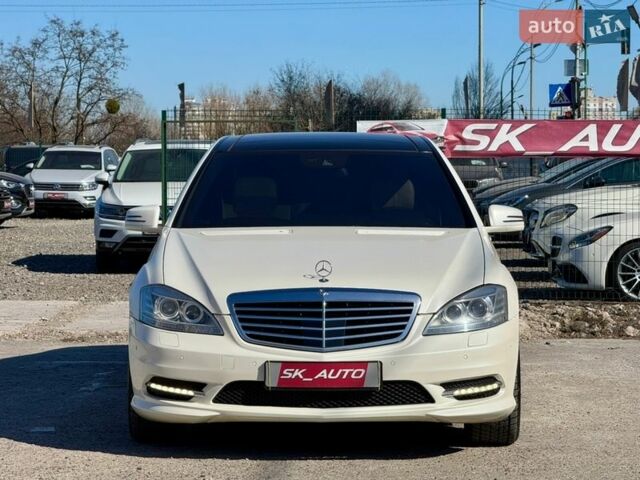 Білий Мерседес С Клас, об'ємом двигуна 4.66 л та пробігом 210 тис. км за 18000 $, фото 51 на Automoto.ua