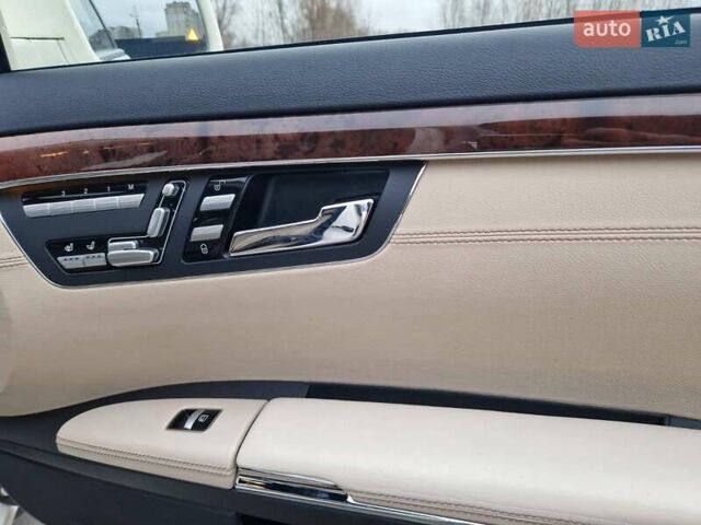 Белый Мерседес С Класс, объемом двигателя 3 л и пробегом 267 тыс. км за 21500 $, фото 7 на Automoto.ua