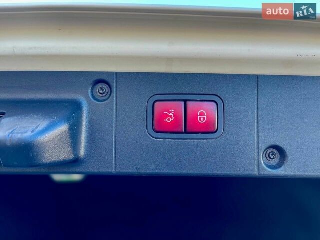 Белый Мерседес С Класс, объемом двигателя 4.66 л и пробегом 100 тыс. км за 17100 $, фото 20 на Automoto.ua