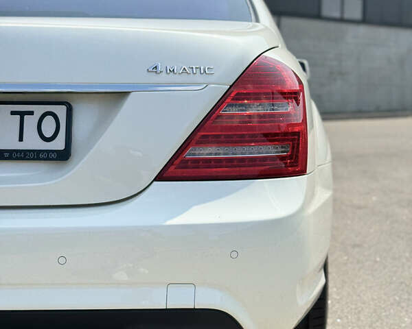 Белый Мерседес С Класс, объемом двигателя 4.66 л и пробегом 209 тыс. км за 19800 $, фото 22 на Automoto.ua