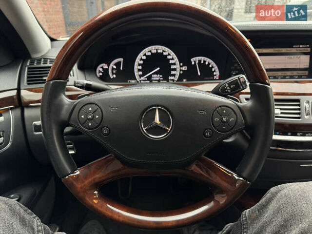 Белый Мерседес С Класс, объемом двигателя 4.66 л и пробегом 110 тыс. км за 22500 $, фото 15 на Automoto.ua