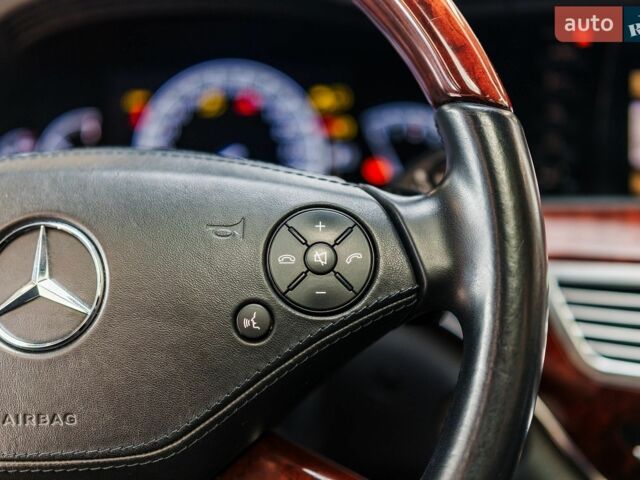 Білий Мерседес С Клас, об'ємом двигуна 4.66 л та пробігом 133 тис. км за 18001 $, фото 46 на Automoto.ua