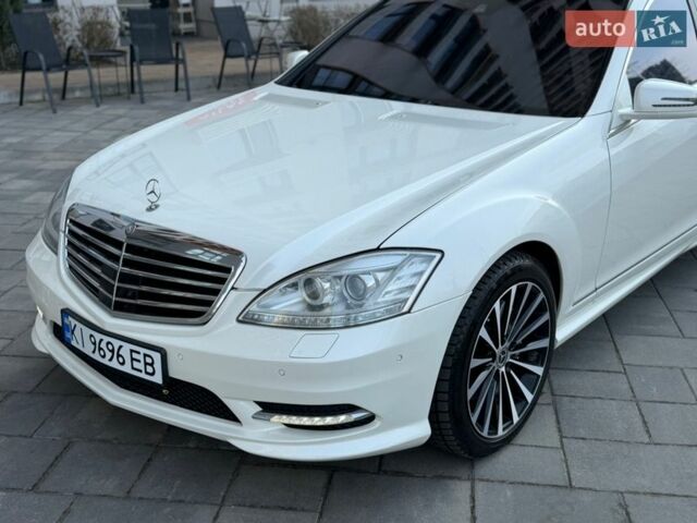 Білий Мерседес С Клас, об'ємом двигуна 4.7 л та пробігом 210 тис. км за 18700 $, фото 2 на Automoto.ua