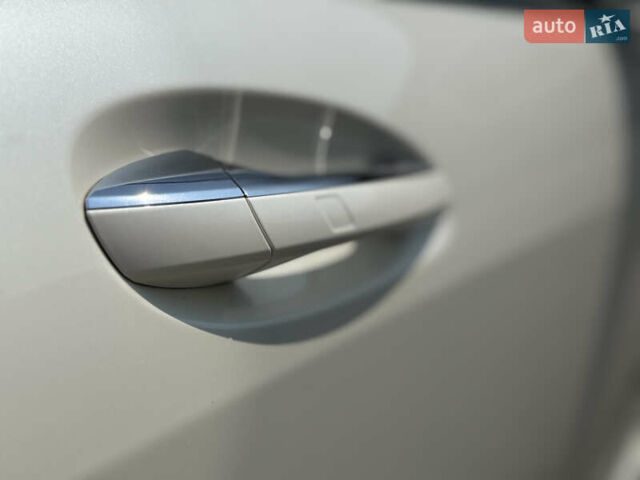 Белый Мерседес С Класс, объемом двигателя 4.66 л и пробегом 209 тыс. км за 19800 $, фото 27 на Automoto.ua