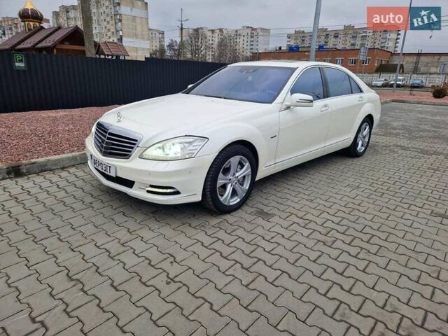 Белый Мерседес С Класс, объемом двигателя 3 л и пробегом 267 тыс. км за 21500 $, фото 5 на Automoto.ua