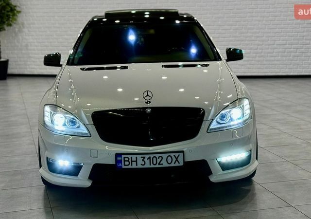 Белый Мерседес С Класс, объемом двигателя 3.5 л и пробегом 250 тыс. км за 10900 $, фото 89 на Automoto.ua