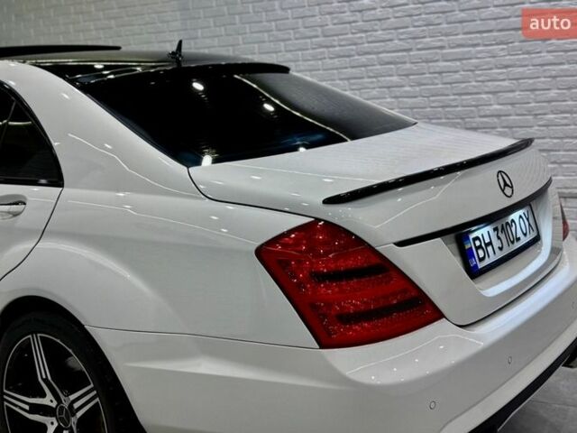 Белый Мерседес С Класс, объемом двигателя 3.5 л и пробегом 250 тыс. км за 10900 $, фото 86 на Automoto.ua