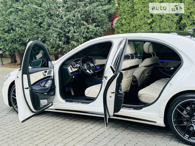 Белый Мерседес С Класс, объемом двигателя 5.5 л и пробегом 100 тыс. км за 39999 $, фото 13 на Automoto.ua
